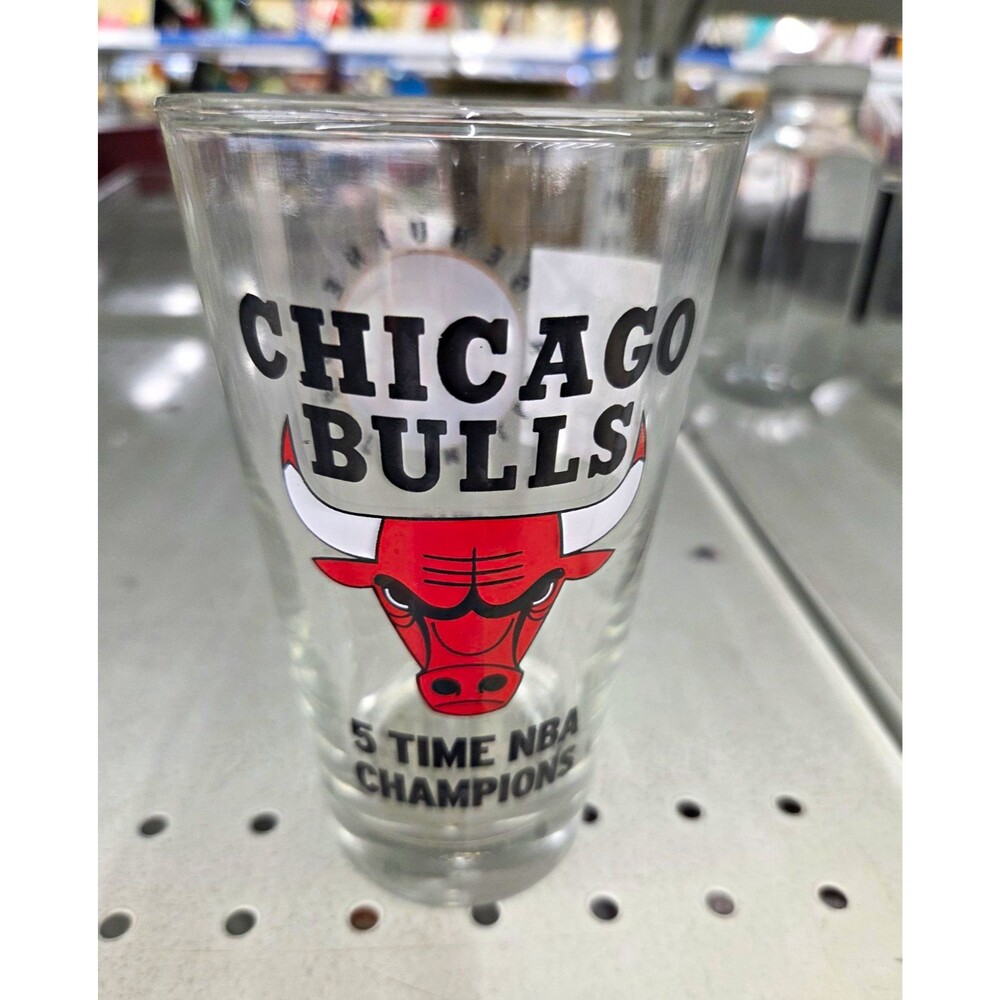 Vintage Chicago Bulls 5 Time NBA Champions Pint Glass Miller Genuine Draft
